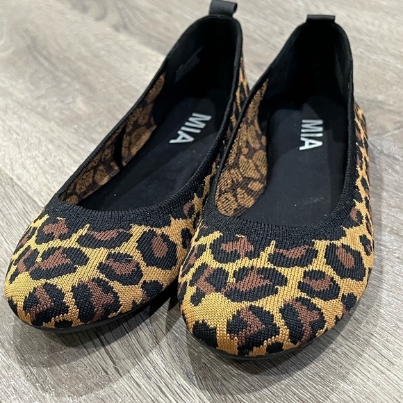 MIA Size 6.5 Cheetah Print Rubber Sole Stretch Ballet Flat Loafer Shoe EUC - Picture 3 of 8